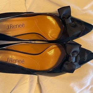 J Renee Patent and Suede Evening Pump with Accent Bow SZ 8